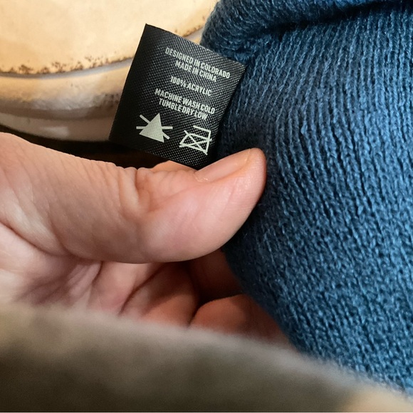 Blue and Yellow Alaska Beanie - Picture 4 of 4